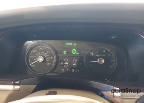 2011 Lincoln Town Car Signature Limited из США, поврежденный, VIN 2LNBL8CV2BX752529